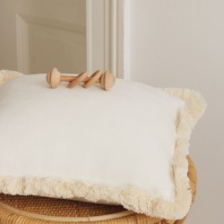 grzechotka drewniana dla niemowlaka