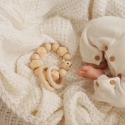 grzechotka drewniana dla niemowlaka