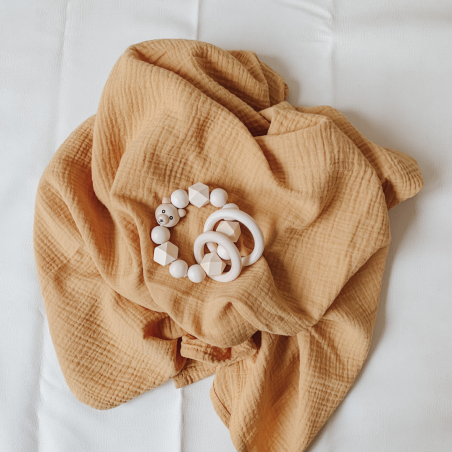 grzechotka drewniana dla niemowlaka