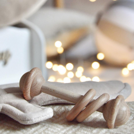 grzechotka drewniana dla niemowlaka