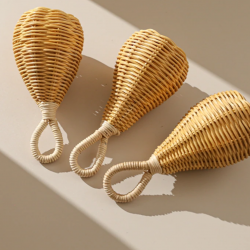 grzechotka rattanowa z dzwoneczkiem