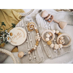 grzechotka drewniana dla niemowlaka