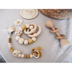 grzechotka drewniana dla niemowlaka